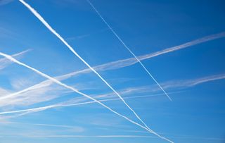 El plan cient&iacute;fico para salvar el planeta de las emisiones de la aviaci&oacute;n: replanificar las rutas a&eacute;reas