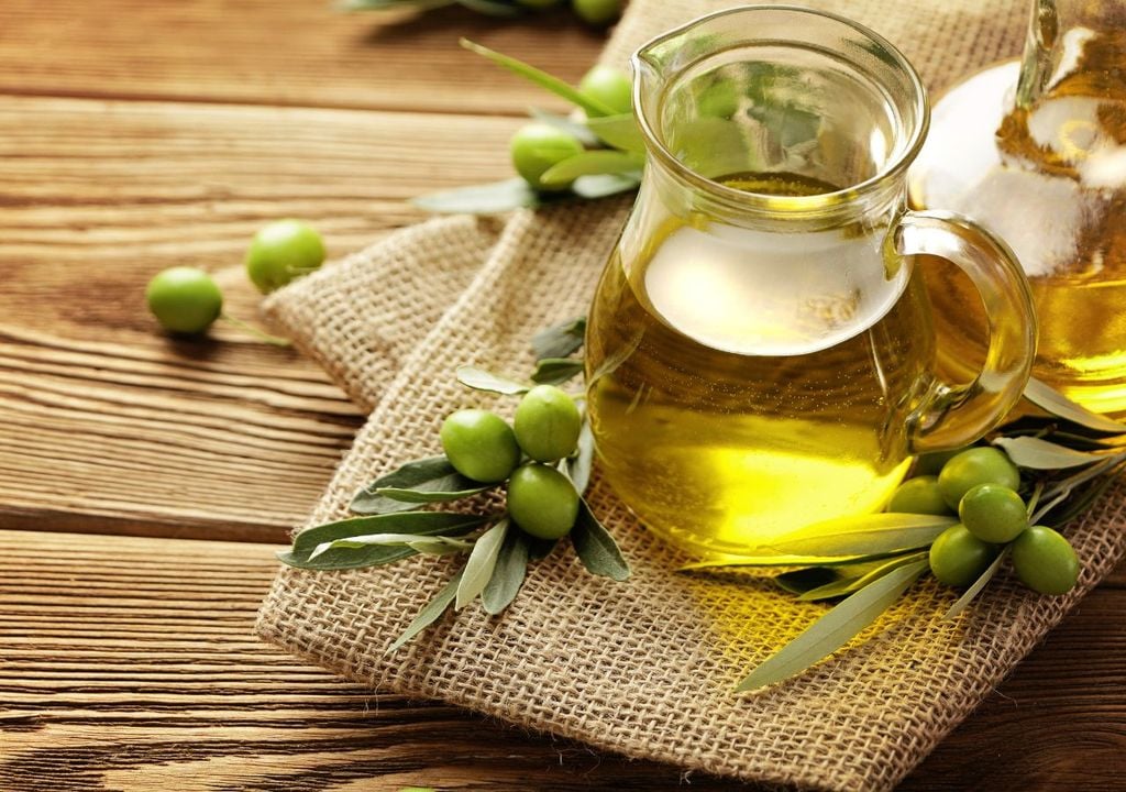 Imagen de una botella de aceite de oliva