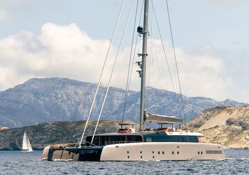 El primer barco-museo del mundo, escenario de un festival itinerante de arte que transforma el Mediterr&aacute;neo (y m&aacute;s)