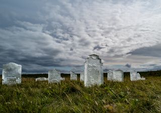 El primer cementerio de glaciares incluye una lápida para un glaciar argentino