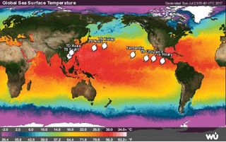El primer tifón de 2017 y el efecto Fujiwhara en directo