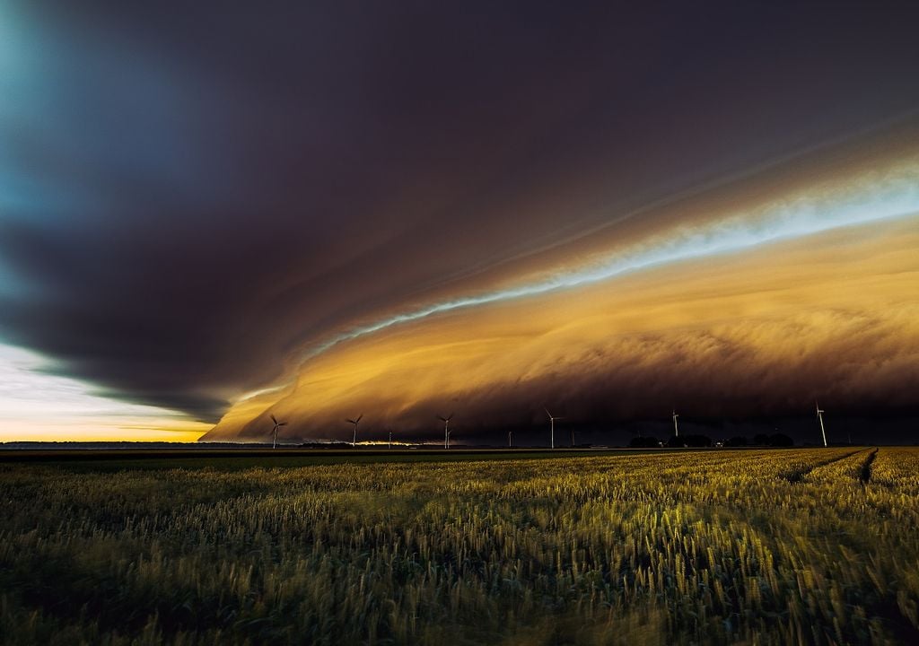 En esta primera semana de marzo, pasaremos de intenso calor a una disminución térmica mientras se aleja el anticiclón, refrescándose y generándose fuertes tormentas.