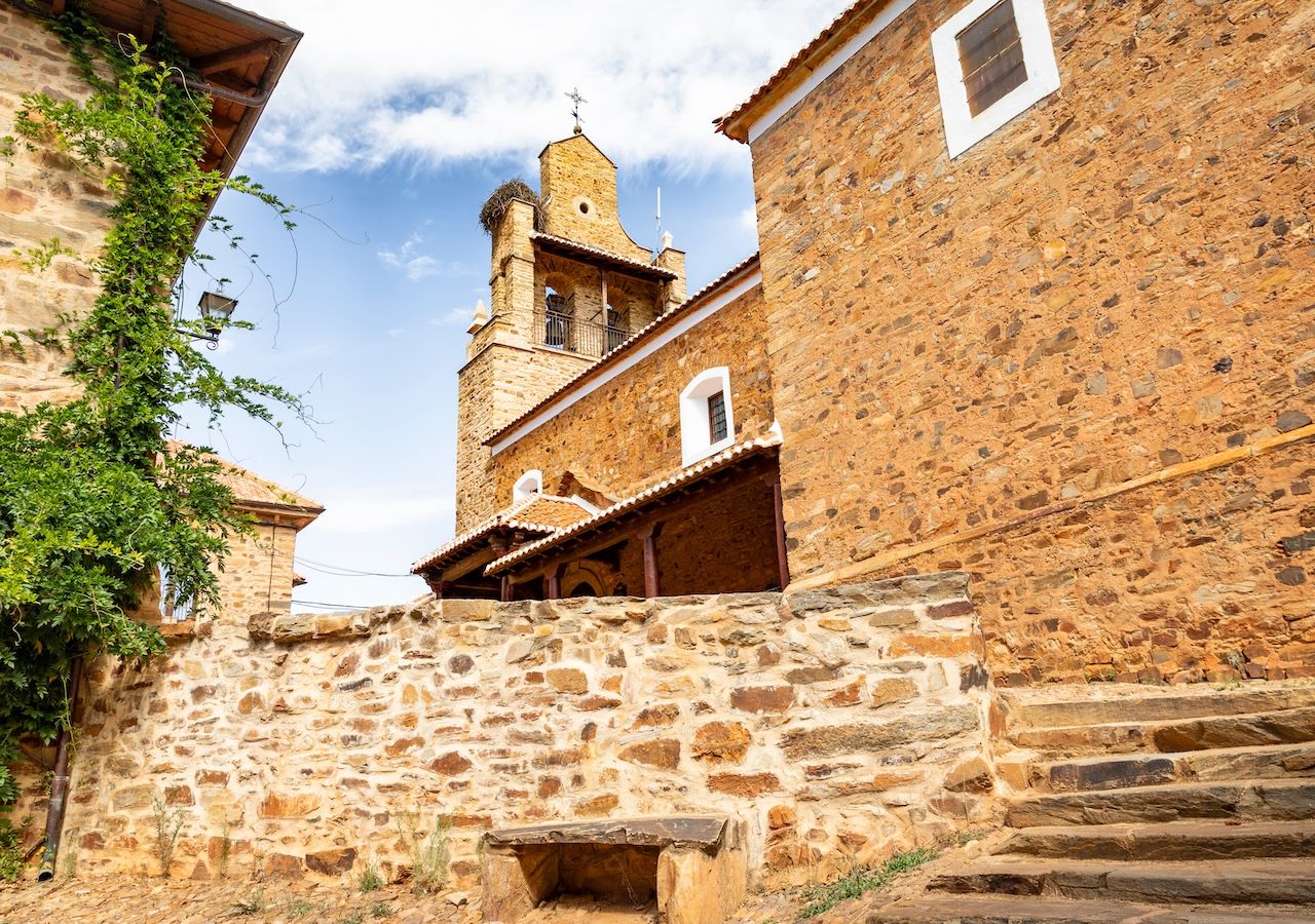 El pueblo de León del siglo XVI que parece un cuadro medieval ...