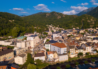 El pueblo del Pirineo francés con aguas termales gratis a tan solo 1 hora de Cataluña