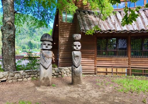 El pueblo precordillerano de la Araucan&iacute;a que sorprende con sus termas y rica herencia mapuche