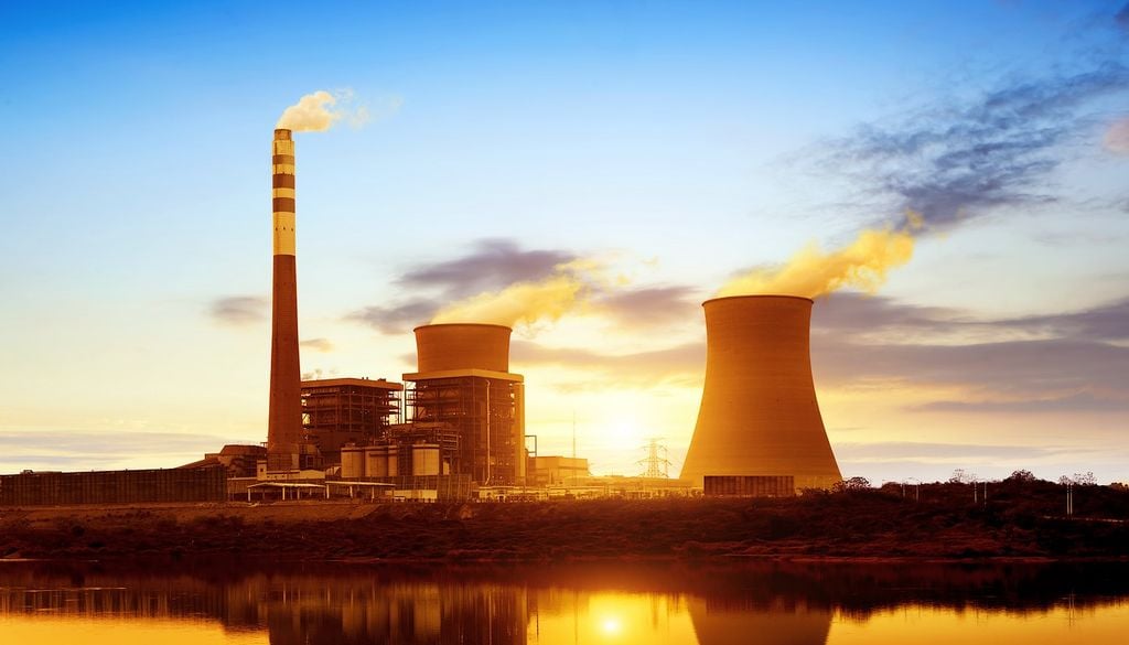 Central nuclear Los accidentes de Chernóbil, Three Mile Island y Fukushima mostraron las consecuencias de distintos fallos en centrales nucleares. Sus sistemas de seguridad y contención marcaron diferencias en la cantidad de material radiactivo liberado al exterior.