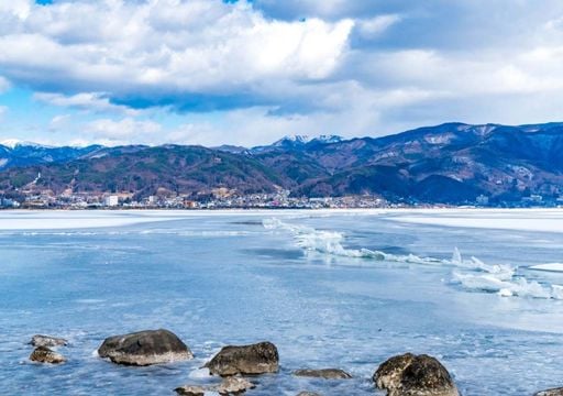 El silencio del hielo: cómo el cambio climático termina con una tradición centenaria en un lago de Japón