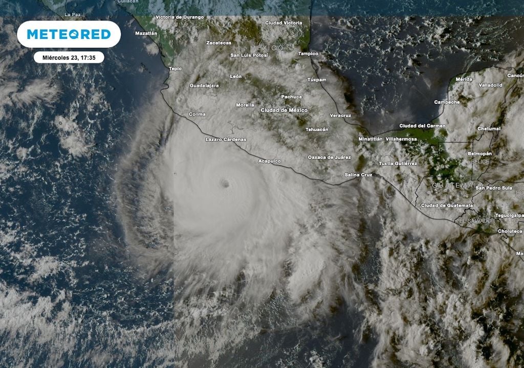 La imagen satelital, muestra la nubosidad convectiva asociada a la circulación del huracán mayor Polo como categoría 4. . La imagen satelital, muestra la nubosidad convectiva asociada a la circulación del huracán mayor Polo como categoría 4.