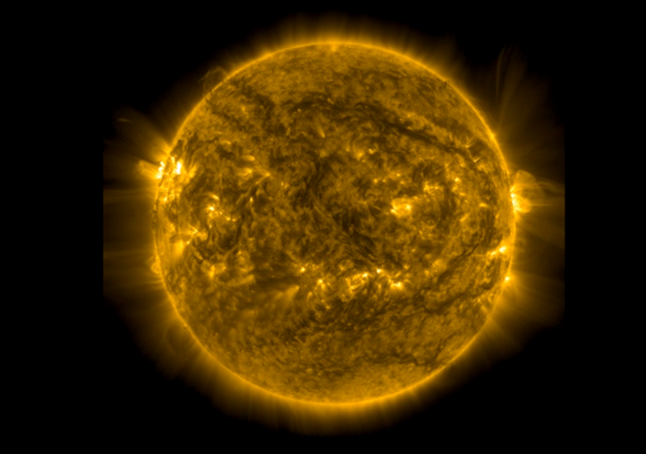 Imagen del sol el miércoles 14 de mayo, 08:47 UTC .Observatorio de Dinámica Solar de la NASA.