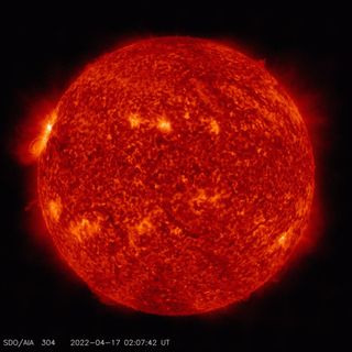 El Sol libera una enorme llamarada solar