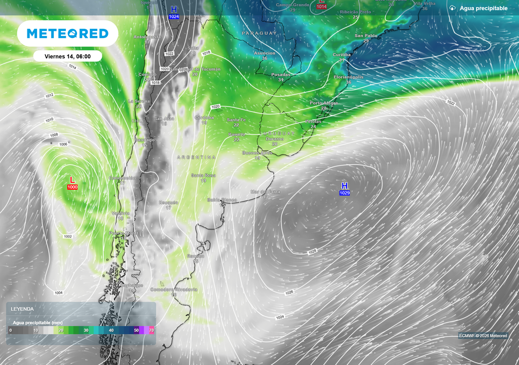 Agua precipitable Viernes 14 de Agosto a las 6 h. El desplazamiento del centro de altas presiones irá permitiendo que avance la masa de aire cada vez más húmeda sobre AMBA.