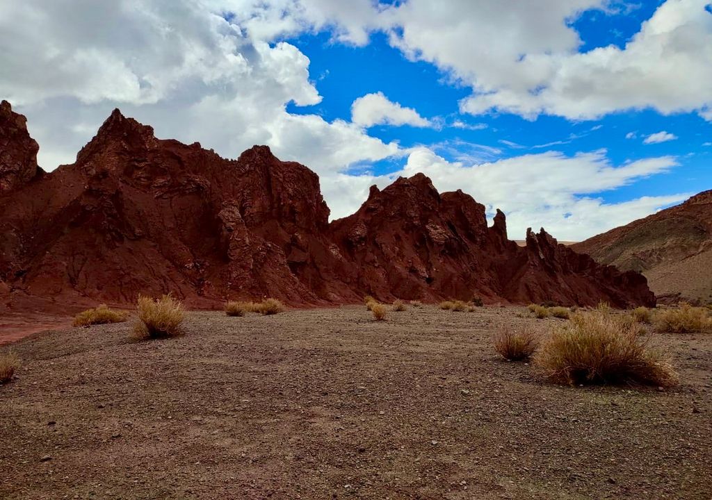 Formaciones rocosas del Valle del Arcoíris, Chile.