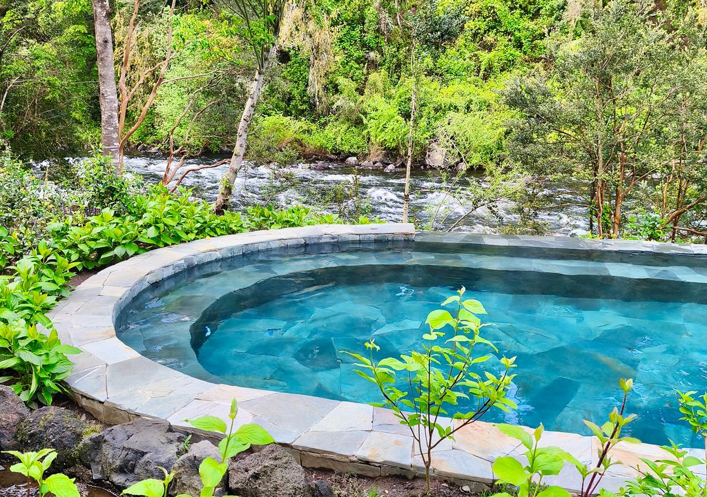 Parque botánico con termas cerca de Pucón.