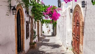 El tesoro familiar de Grecia: as&iacute; es el desconocido pueblo blanco de Rodas que enamora a todos los viajeros