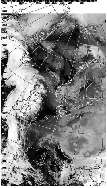 Foto 5: Imagen infrarroja del TIROS-NOAA del 6 de diciembre de 1978 de las 13:35 UTC. Foto 5: Imagen infrarroja del TIROS-NOAA del 6 de diciembre de 1978 de las 13:35 UTC.