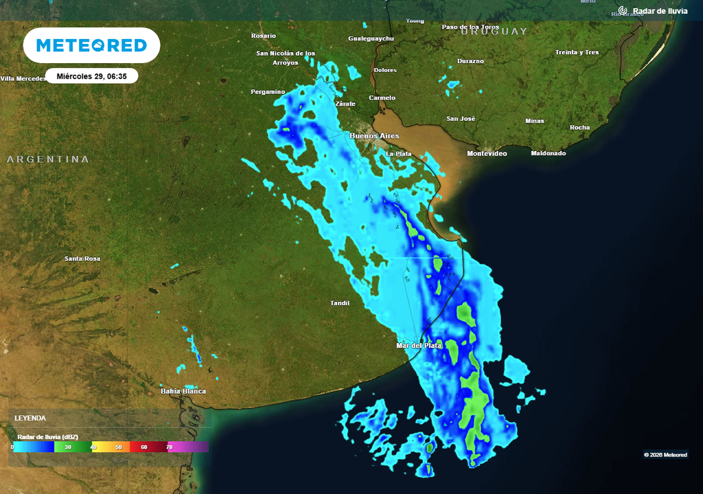 Imagenes de radar detectan precipitación débil y aislada avanzando por la Provincia de Buenos Aires.