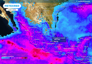 El tiempo en México este fin de semana: torrenciales lluvias con granizo por Monzón activo y el nuevo huracán Ivo