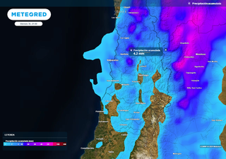 El tiempo en Santiago en los próximos días: baja segregada y vaguada costera dejarán algunas gotas en estas comunas