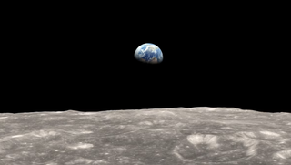 Los científicos calculan con mayor precisión cuánto más rápido pasa el tiempo en la Luna que en la Tierra