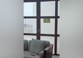 ¡El tifón Kajiki causa estragos en Sanya, China! Rachas de viento de más de 240 km/h provocaron graves daños materiales