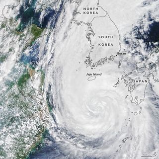 El tifón Maysak golpea a Corea del Sur