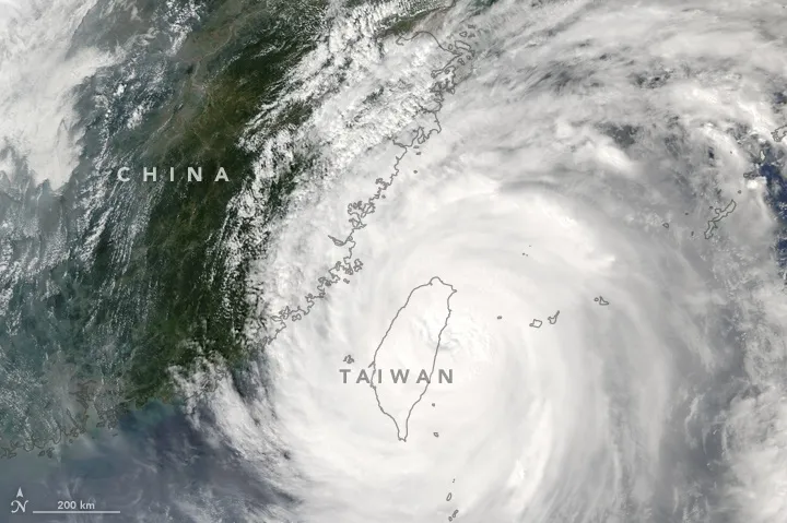 El Tifón Megi Pasa Por Taiwán