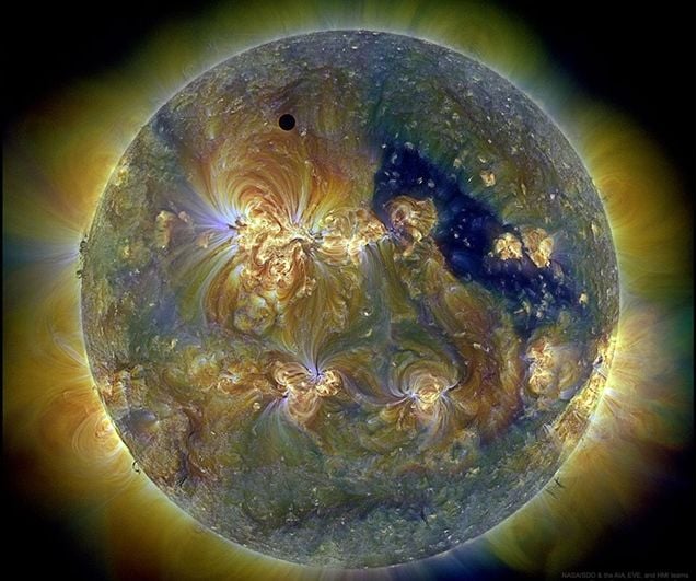 El Tránsito De Venus Y El Sol En Ultravioleta