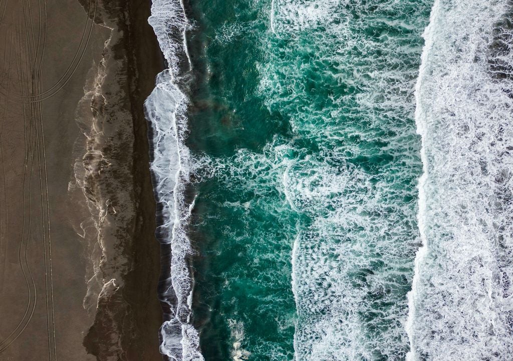 Diversos factores contribuyen a la formación de olas de excelente calidad en Pichilemu.