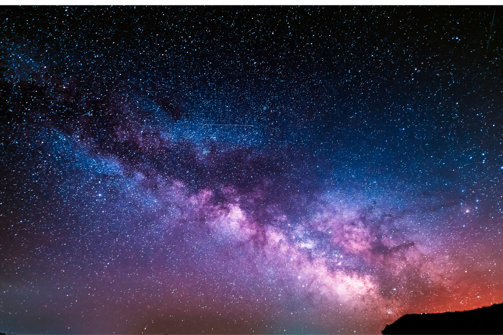 La Vía Láctea cruza el cielo austral como una gran franja luminosa. En distintas interpretaciones mapuche, fue comprendida como un río o camino celestial conectado con los ciclos de la naturaleza, los antepasados y el mundo espiritual. La Vía Láctea cruza el cielo austral como una gran franja luminosa. En distintas interpretaciones mapuche, fue comprendida como un río o camino celestial conectado con los ciclos de la naturaleza, los antepasados y el mundo espiritual.