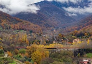 El Valle del Ambroz, un bosque mágico tapizado de castaños, robles y cerezos para perderse este otoño