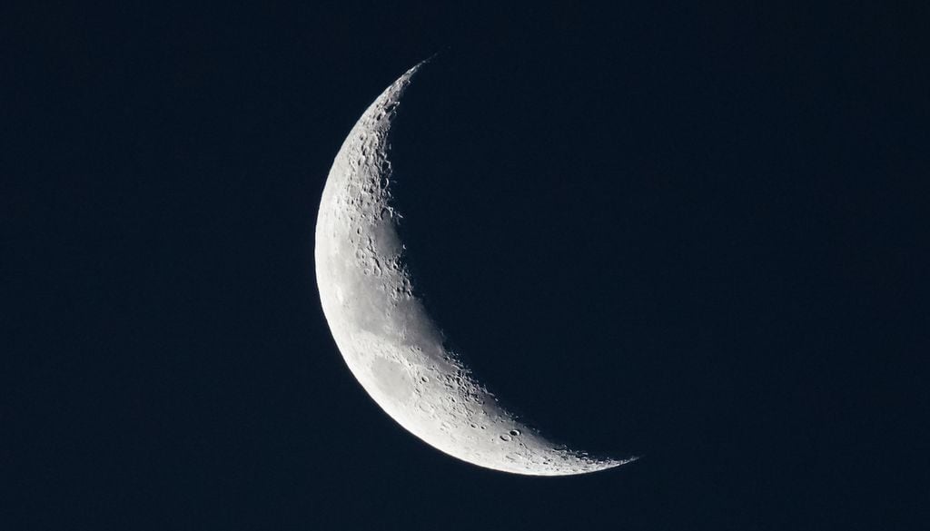 Es solo un mito popular asociar la luna menguante con la limpieza espiritual, soltar lo negativo o fortalecer el crecimiento capilar, actualmente no tiene respaldo científico real.