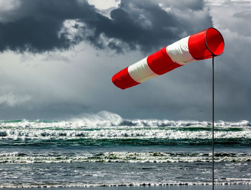 Las variaciones continuas a las que se ve sometido el viento son debidas a las distintas fuerzas que actúan sobre el aire.
