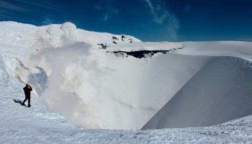 El volc&aacute;n Villarrica ofrece algo &uacute;nico: ver lava hirviendo desde su cr&aacute;ter en plena actividad