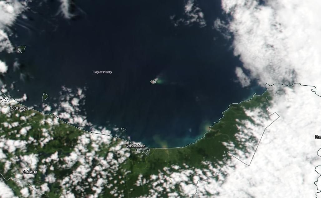 Imagen del volcán Whakaari visto por satélite en erupción: 9 de diciembre de 2019. NASA
