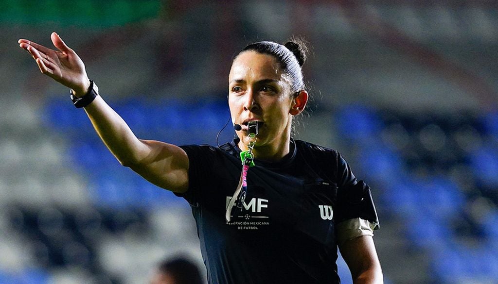 Hace cuatro años en el Mundial de Qatar fue la primera vez que la organización internacional de Fútbol incluyó a mujeres en el equipo arbitral varonil. Hace cuatro años en el Mundial de Qatar fue la primera vez que la organización internacional de Fútbol incluyó a mujeres en el equipo arbitral varonil. Fotografía crédito: Comisión de Árbitros de la FMF.