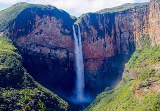 Em Minas Gerais, o distrito de Tabuleiro esconde uma das maiores cachoeiras do país