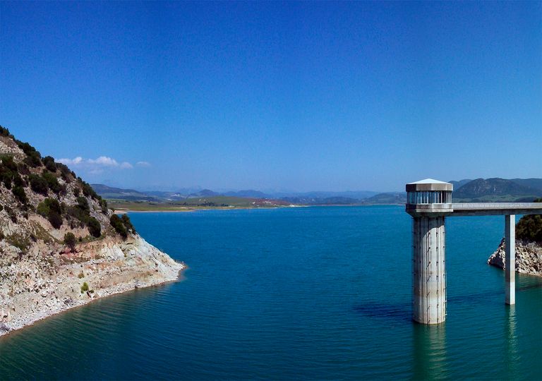 Embalse de Guadalcacín, en el rio Majaceite, Cádiz, cuenca Guadalete-Barbate, ha perdido muchas de sus reservas de agua durante julio. Embalse de Guadalcacín, en el rio Majaceite, Cádiz, cuenca Guadalete-Barbate, ha perdido muchas de sus reservas de agua durante julio.