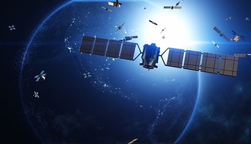Embotellamiento y colapso en el cielo: el r&eacute;cord de maniobras de SpaceX con Starlink que enciende las alarmas