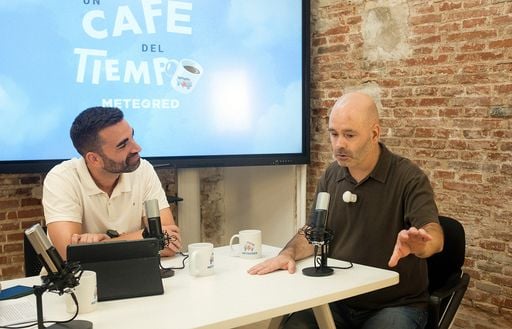 Rub&eacute;n del Campo, portavoz de la AEMET: "una nube es un proceso, y parar ese proceso est&aacute; fuera del alcance humano"