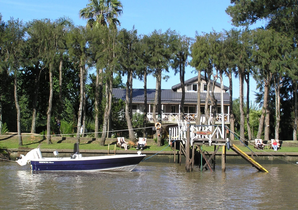 Delta Paraná Canal Ortiz Los ríos Carapachay y Caraguatá quedaron unidos por el canal Ortiz. Hoy es usado por lugareños y turistas. Foto: Facebook @hosterialaposada