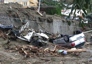 Deslizamientos de tierra e inundaciones debido a tiempo severo en Italia