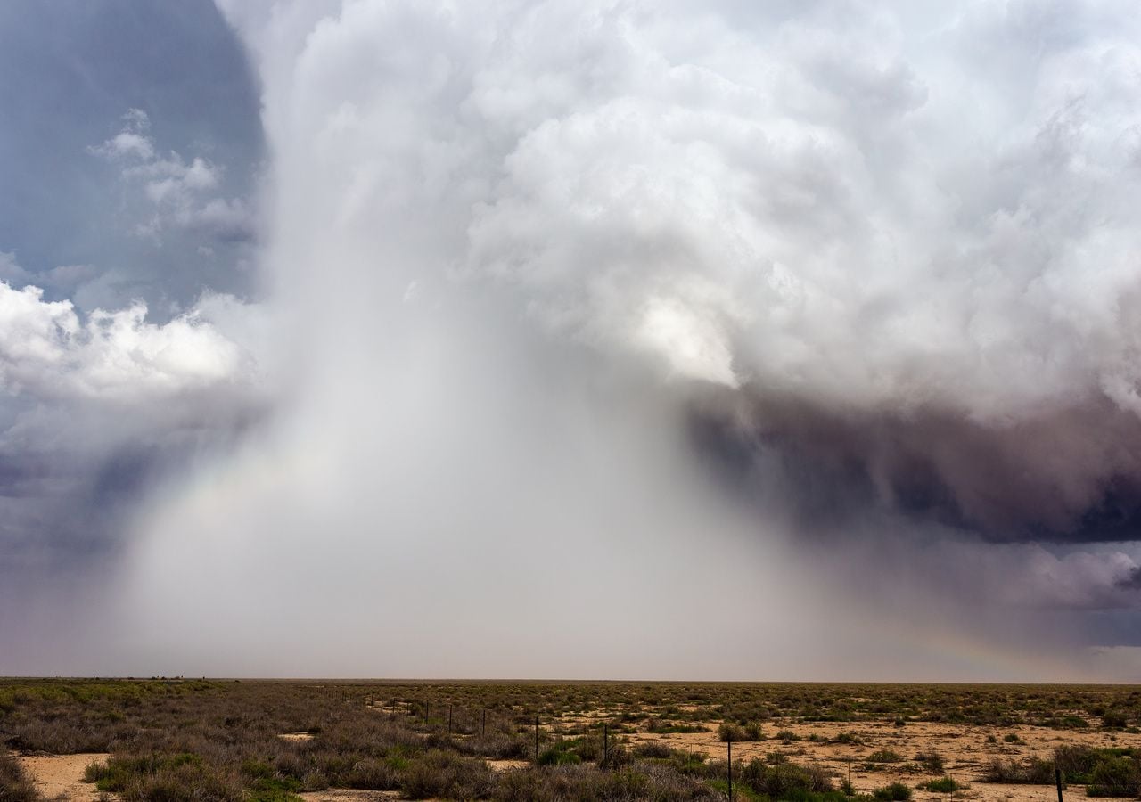 Además del calor, podrían producirse algunas tormentas que dejarían bastante aparato y rachas de viento que localmente serán muy intensas (probables reventones).