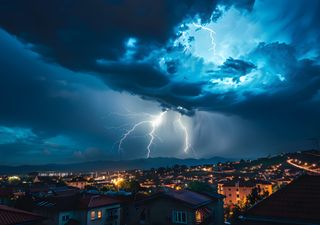 En unas horas habrá tormentas con reventones en la España peninsular: