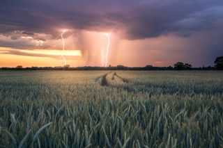 En unas horas crecerán tormentas y habrá riesgo de reventones: vientos de 100 km/h previstos en estas zonas de España