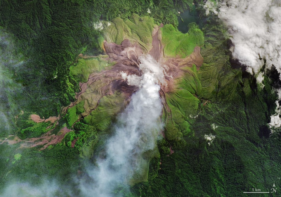 Monte Bagana na Papua-Nova Guiné é um exemplo de vulcão ativo na Terra.