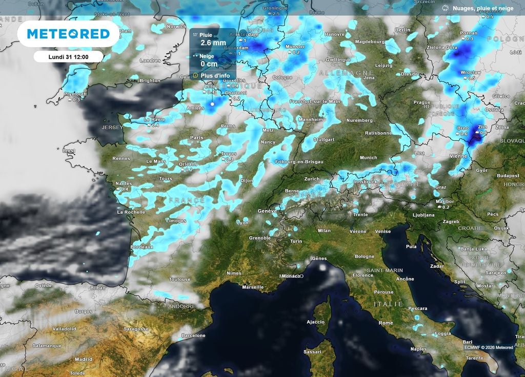 Nuages et précipitations lundi Lundi midi, des averses concerneront les deux-tiers Nord du pays, en étant plus soutenues au Nord de la Seine.