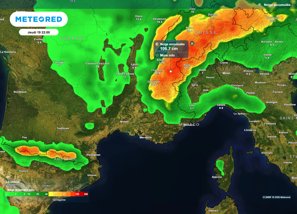 Cumuls de neige d'ici jeudi soir Alpes et Pyrénées D'ici jeudi soir, près d'un mètre de neige est encore attendu en haute montagne sur les Alpes et les Pyrénées, accentuant encore le risque d'avalanches.