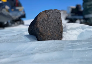 Encontrado o maior meteorito do último século na Antártida