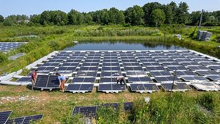 Un estudio revela que la energía solar flotante puede aumentar las emisiones de gases de efecto invernadero en estanques