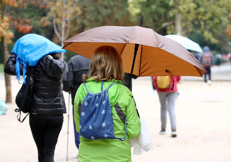 "Entre 10 y 12 &ordm;C m&aacute;s fresco": la brusca ca&iacute;da de temperaturas que dejar&aacute; el avance del frente fr&iacute;o por Chile